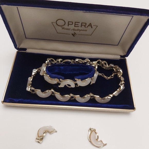 Opera World Masterpiece Collection Jewelry Set - Picture 2 of 7